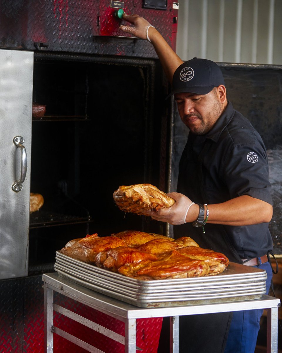 Ten50BBQ's tweet image. Our barbecue is smoked daily by pitmasters who are dedicated to making the best meat with meticulous precision. What is your favorite item at Ten50? 🍖 

#BBQ #Ten50BBQ #Pitmasters