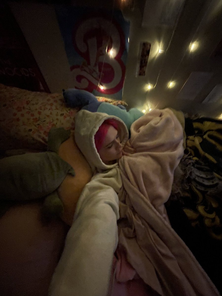 fzzyfaz's tweet photo. snug as a bug rn fr https://t.co/D5iKdV5in0