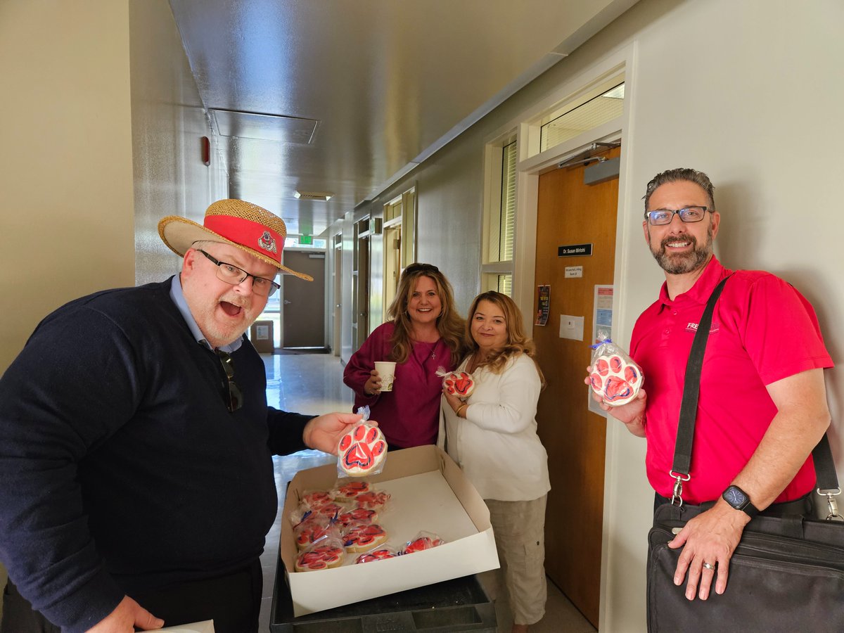 Acting Dean Dr. Kara Zografos and Faculty Associate, Dr. Scott Sailor, celebrated the Day of Giving earlier today with our faculty and staff. We know #FresnoStateDOG wouldn't be possible without the support and generosity of our fantastic CHHS team! Thank you!! 🩷🐾🩵