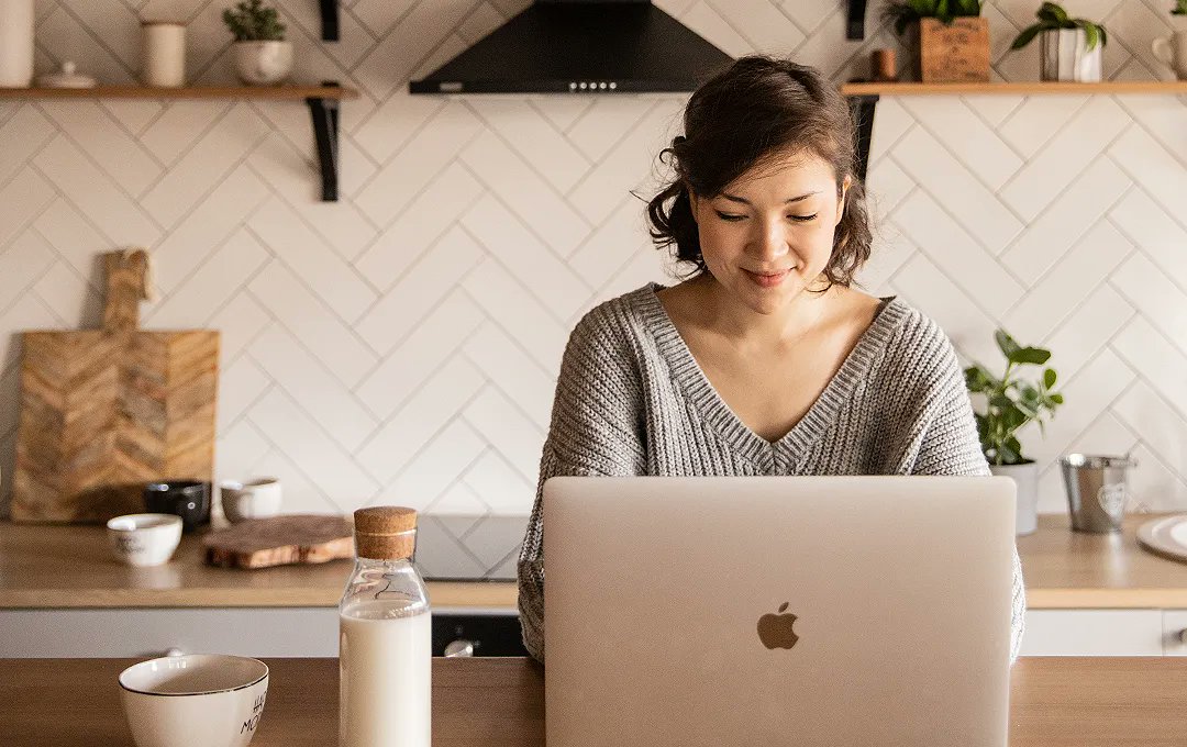 scenecraft_ai's tweet image. 🚀Learn the secrets to connect w/ your customers on a personal level, boost conversions, and elevate your ecommerce brand using AI Photography📸 scenecraft.ai/blog/boost-you… #SalesBoost #LifestyleImages #aiphotography #GenerativeAI