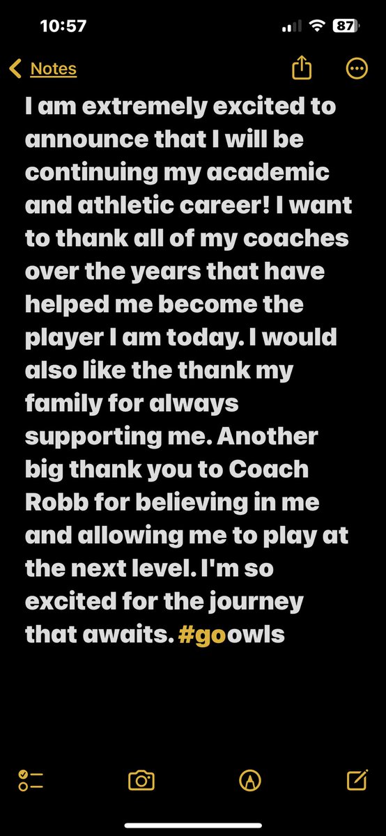BrianaR2006's tweet photo. So blessed!🦉💚 https://t.co/zcfS2X8XIo