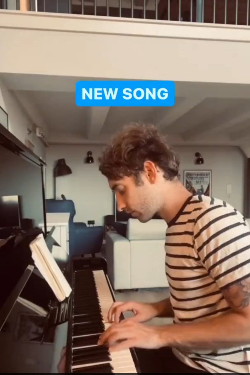 WalkingTheWire8's tweet photo. Liverpool and music are synonymous❤
I'm particularly excited tonight, omg, only 30 minutes until song release
#AnywhereForYou https://t.co/8iLVIcUfEr