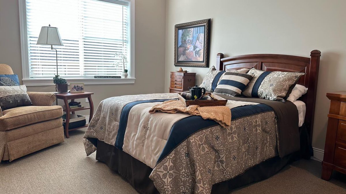 Aldersgate_KS's tweet photo. 🏡💕 Aging gracefully in the comfort of home! Let your loved one’s age-in-place without the need to move again. Our Home Plus Living facility provides the level of care they need while surrounded by love and compassion. ❤️👵👴 https://t.co/C6lBe9EzmG