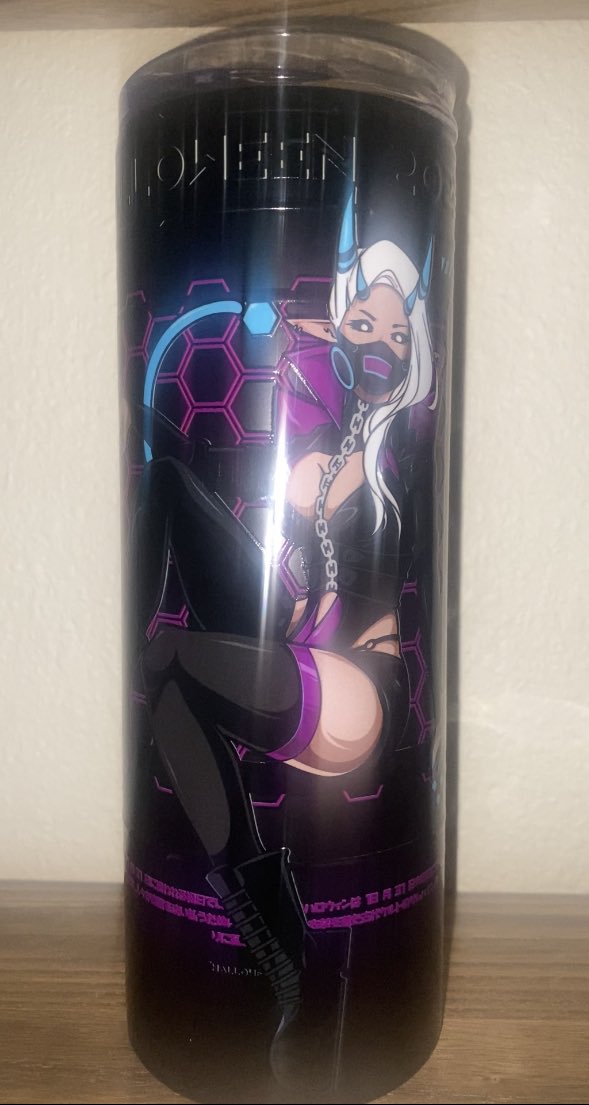 Pinky_riott's tweet photo. Awe sweet oni merch opening this at the table during family dinner and i thought it was a flesh light at first had my heart pacing. @DaeneaLuxu #itsnotcum https://t.co/EpXVT0sEmM