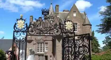 tourscotland's tweet photo. Tour #Scotland travel Blog video of #Earl #Wavell #Gate at @museumbw #Balhousie #Castle on ancestry visit and trip to #Perth, #Perthshire The gate pays tribute to Field Marshal Archibald Percival Wavell https://t.co/VvMQyGE30p https://t.co/6UEA3HAiNI