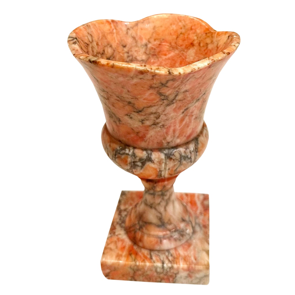 Italian Marble Vase

l8r.it/PlM7

#brennervaldezantiques #1stdibs #1stdibsdealer #italianmarblevase #italianmarble #italianvase #marblevase #italia #italy #italian #italiandesign