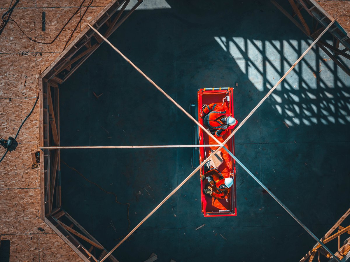 RoncoOmaha's tweet photo. Bringing the framing finishing touches to @Macadoodles Fine Wine, Beer & Spirits. We are crafting dreams, one beam at a time.
π» #CheersToConstruction #RaiseTheRoof
#RoncoBuilt #construction #Omaha #OmahaNebraska https://t.co/CeR3xLkGqq