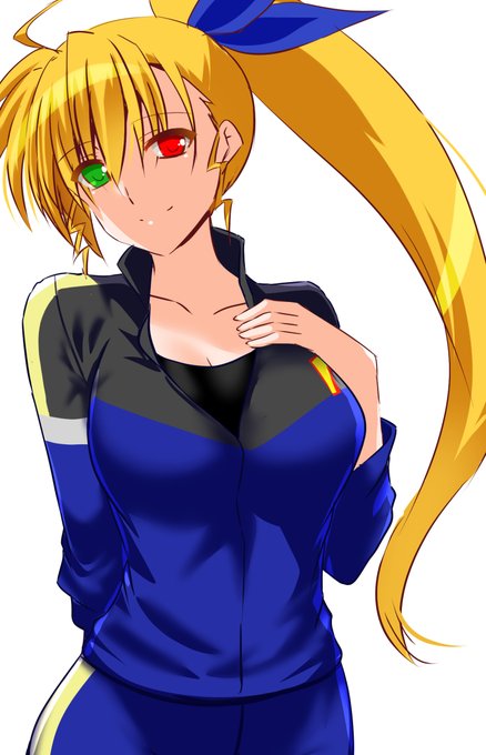 ヴィヴィオトレーニングウェア☆
やはり変身後のヴィヴィオはでかい^^ 