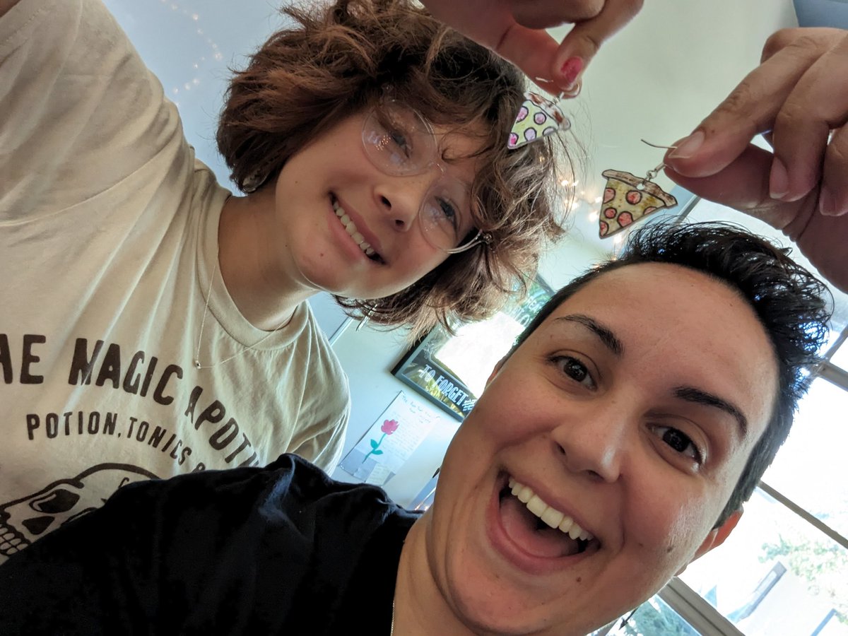 mssitesvida's tweet photo. @VIDASHARKS students know I love earrings! This student used empathy gathering to figure out an earring design that would bring me joy. And then she made them herself and gave them to me! Love our students and their creativity and proud to be a part of this Ohana! #WeAreVIDA https://t.co/5birj8RRpz