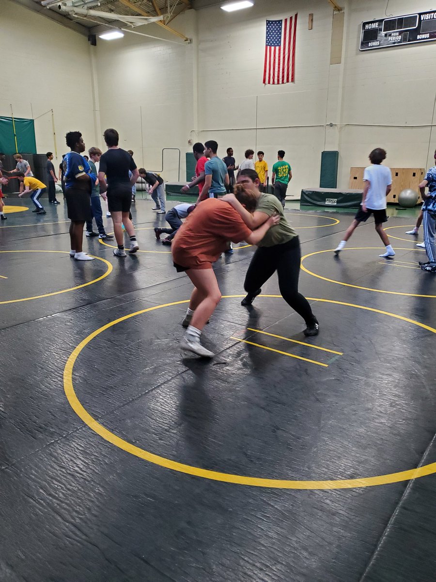 Let the fun begin.  Lady Aves Wrestling  is ready to start season #2.  Come join the team and be a part of one of the fastest growing women's sports!!!
@AvesAthletics <a href="/SycamoreSchools/">Sycamore Schools</a>