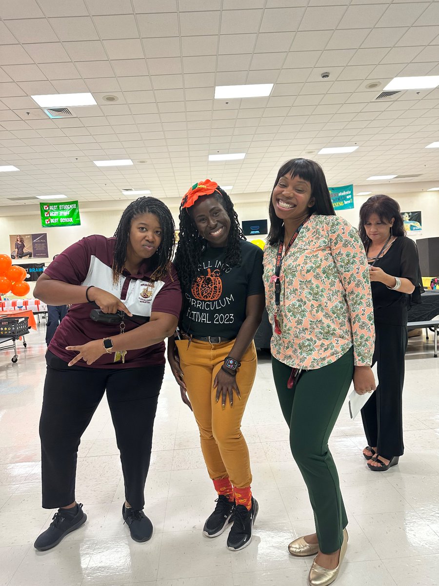 Steph Mentore tweet media