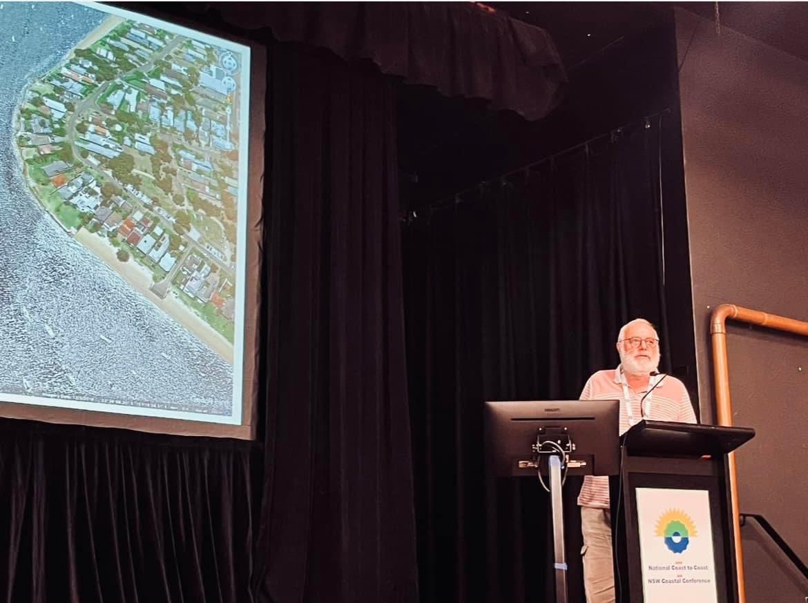 daniellemaltman's tweet photo. Catching up with the legend, Eminent coastal engineer Angus Gordon OAM 🏆 who saved the Port Macquarie Breakwall from a full reconstruction to a recommended repair only = Priceless 🙌 #nswcoastalconference #saveourbreakwall https://t.co/sBez40pbPi