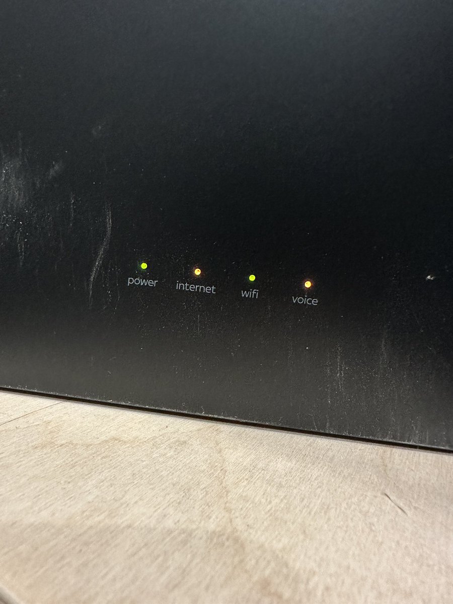 timmynapier's tweet photo. @SkyHelpTeam Help us out here! Saying WiFi looks good - can’t connect to the router - saying it’s back on and… it’s not https://t.co/A79WApZd5h