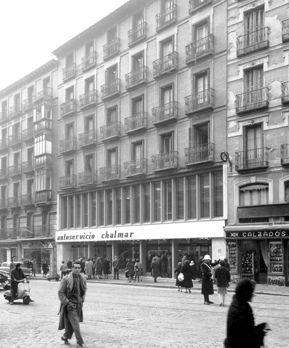retokommerling's tweet photo. #ClasicosDeArquitectura _
Antonio Lamela.

#Arquitectura #Architecture https://t.co/O4wDwSEk7j
