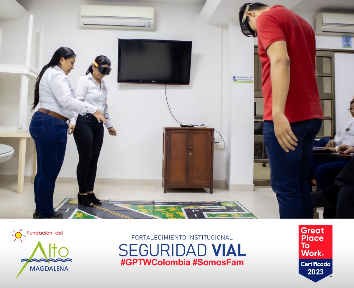 Fun_Magdalena's tweet photo. En nuestro compromiso constante con la seguridad, hemos lanzado una campaña integral de seguridad vial. Destacamos la importancia de acatar las normativas de tráfico. La seguridad vial salva vidas, respétala siempre. #GPTWColombia #SomosFam #FortalecimientoInstitucional https://t.co/15gOvP6ngi