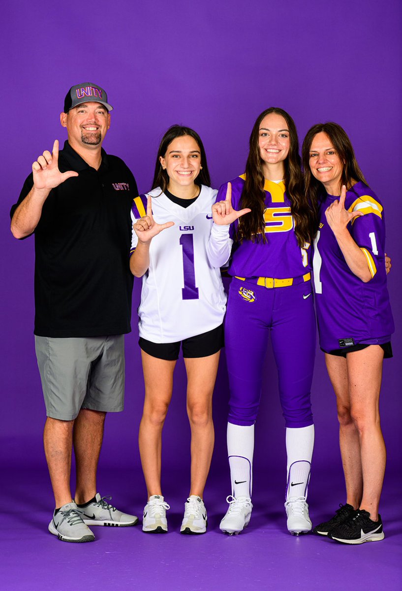 UnityCoachJosh's tweet image. 🎶Operator…won’t you put me on through…gonna send my love down to Baton Rouge! In August of 2025 that is!
Alli and I are so excited to share the announcement of @ryliej2025 commitment to play softball and to continue her education at Louisiana State University!…