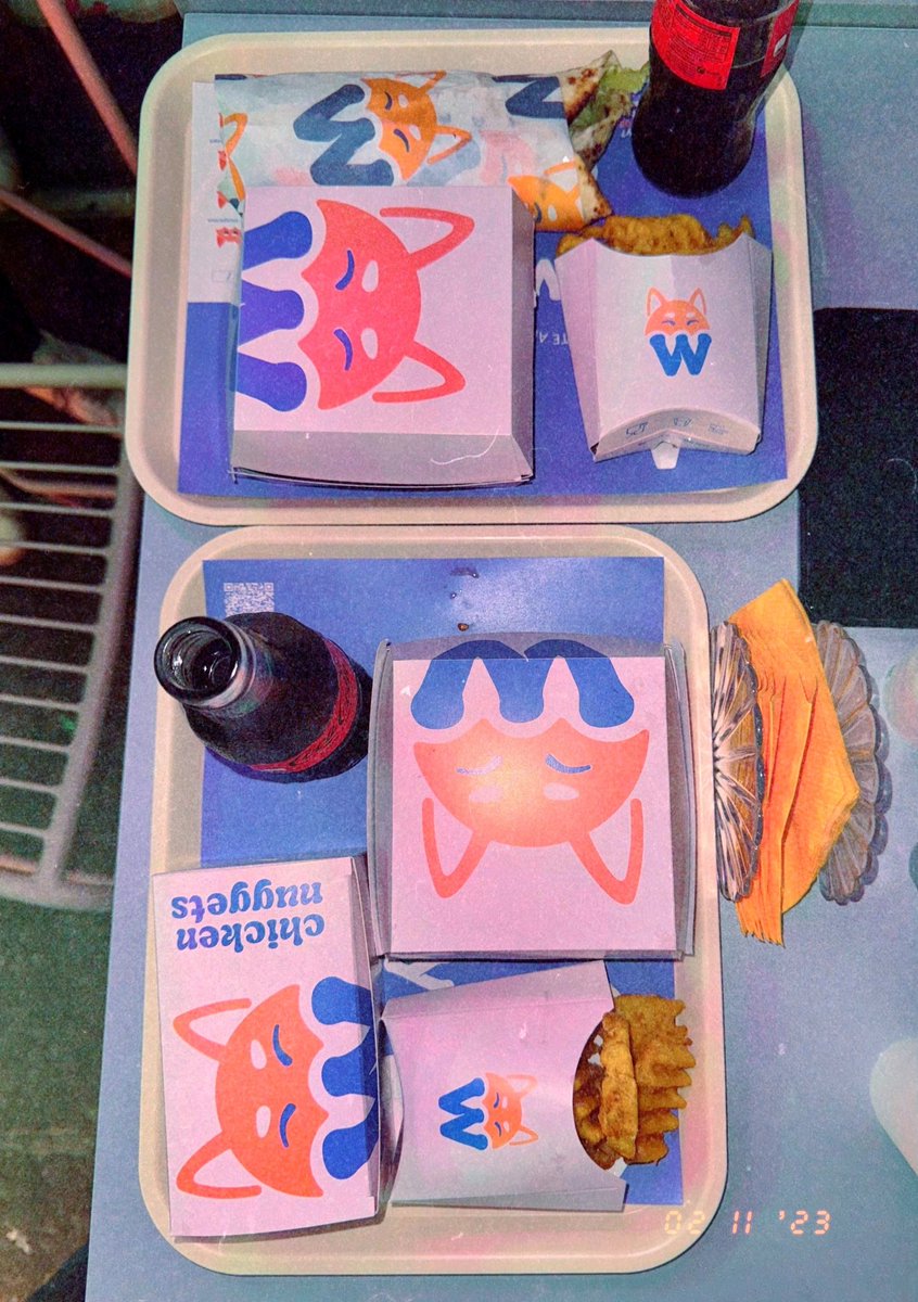 Behind this, there’s the work of an entire team, an entire community. Our vision is finally real. 
Thank you to those who participated in all of this, from the design, to the product, to the menu, to the packaging creation