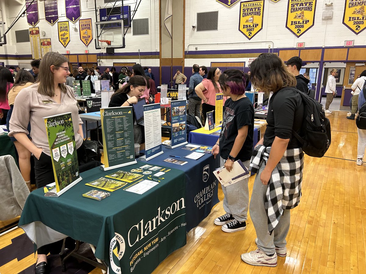 IHS School Day College Fair!  ⁦<a href="/RizzutoEd/">Charlie Rizzuto</a>⁩ ⁦<a href="/MBteach14/">Meghan Basch Stern</a>⁩ ⁦<a href="/57lisaward/">Lisa Ward</a>⁩