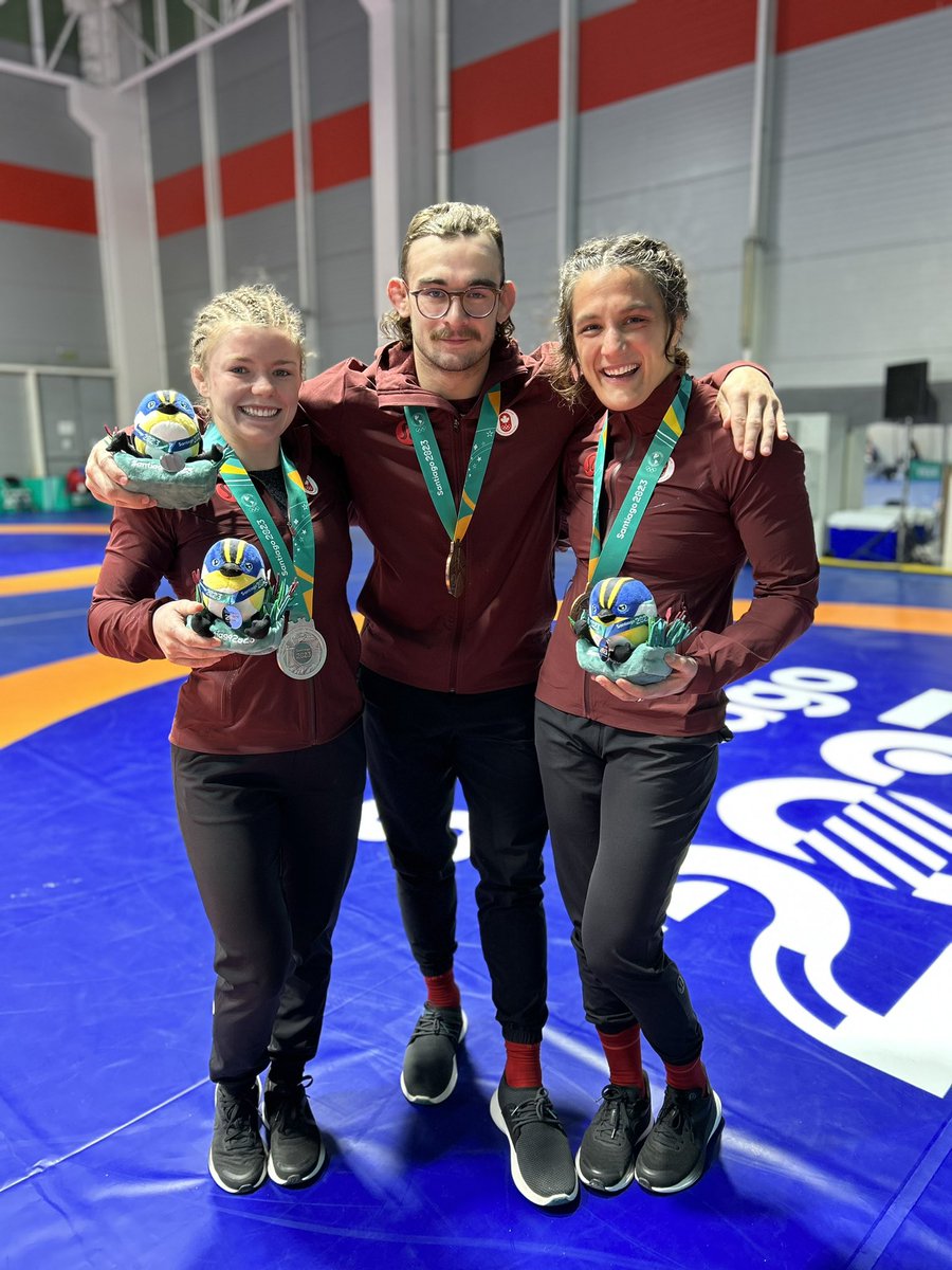 WrestlingCanada's tweet photo. Canada’s 🇨🇦 wrestling day two medalists! Hannah Taylor 🥈, Hunter Lee 🥉, and Olivia Di Bacco 🥉 #Wrestling #Santiago2023 https://t.co/nZgtwUn6Kz