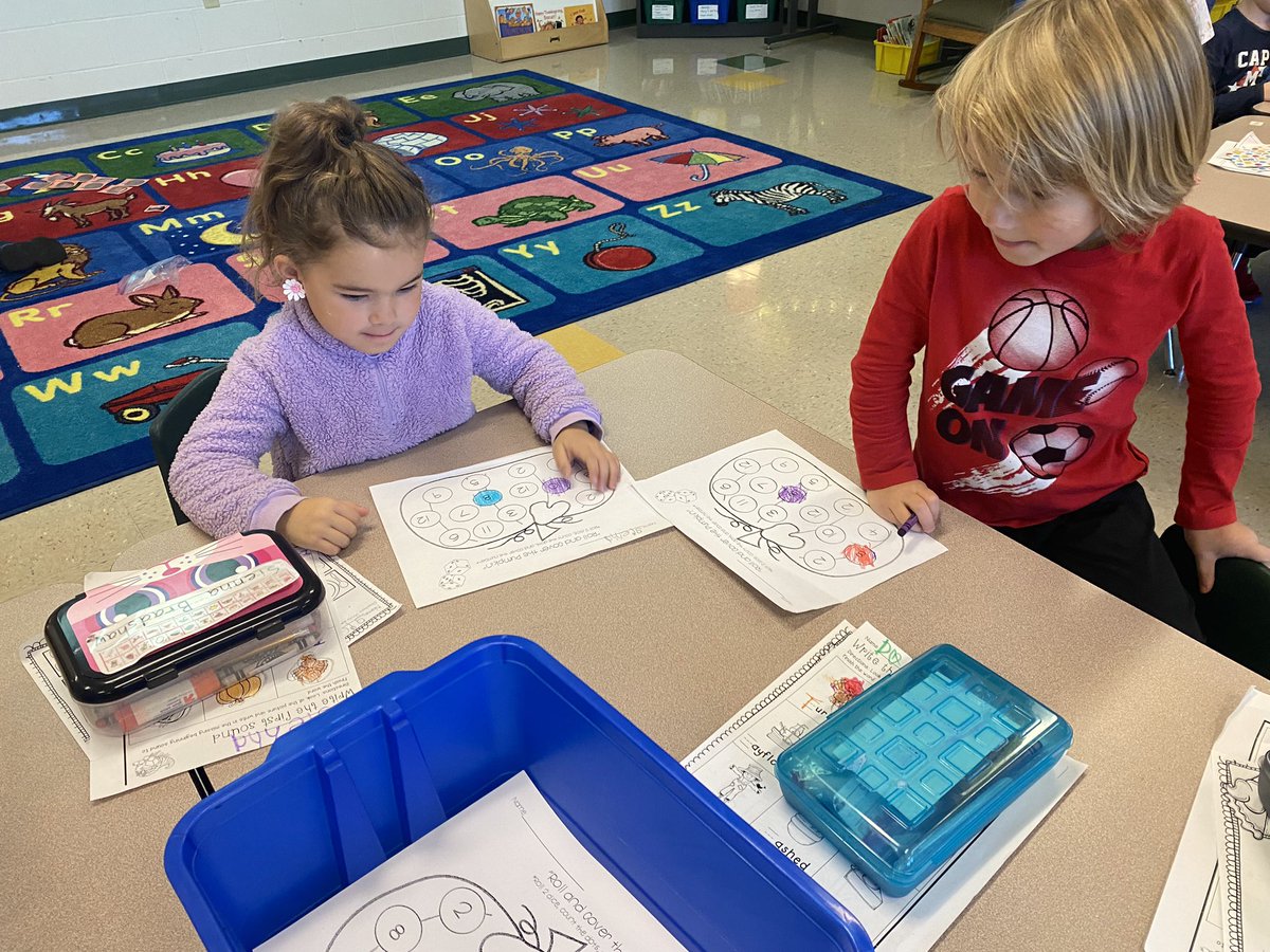 Kinder_Dogs's tweet photo. Math center fun🥰 https://t.co/i1TmiMaUBY