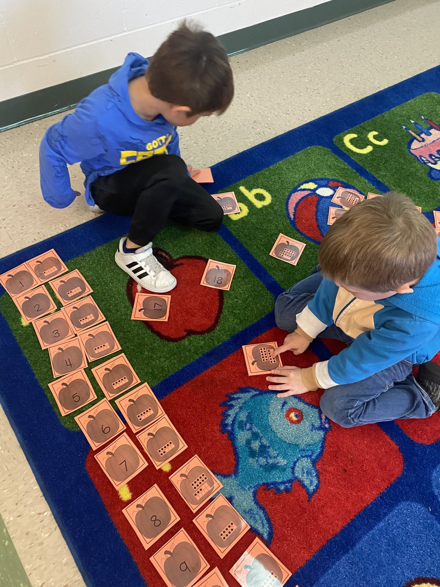 Kinder_Dogs's tweet photo. Math center fun🥰 https://t.co/i1TmiMaUBY
