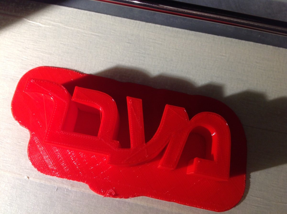 mkrpooh's tweet photo. liebe #bayern, "#Paß" in #3d-#ivrit. Modelliert in #blender, #3d-#druck mit #cz_300 von #crazy3dprint. #sz https://t.co/vrHuuHcmLV