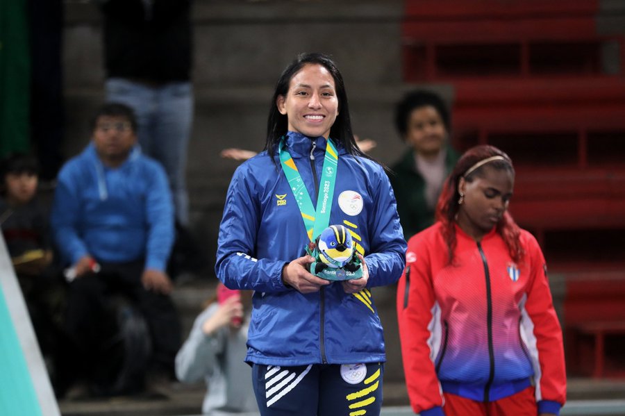 F99ynb0XkAAxI-s?format=jpg&name=900x900