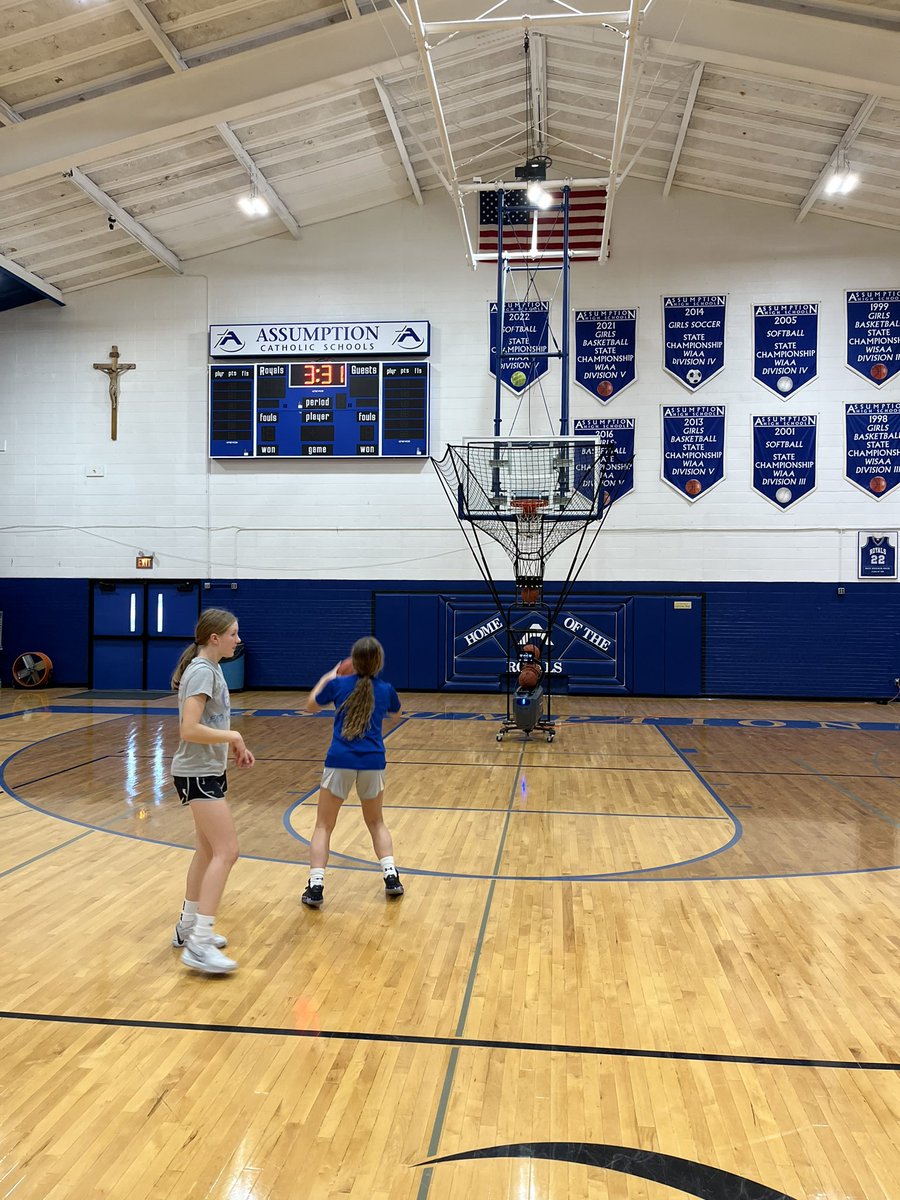 JaglinskiPaul's tweet photo. As @JaglinskiJordyn &amp; Leire Sainz de Rozas were getting shots up tonight, I couldn’t help but think back to when @ainara0406 was at Assumption! I feel blessed t🏀 have the opportunity to have coached these special young ladies! @javischulz @jessgrundhoffer @kendallduellman https://t.co/ARXG1aNDJF