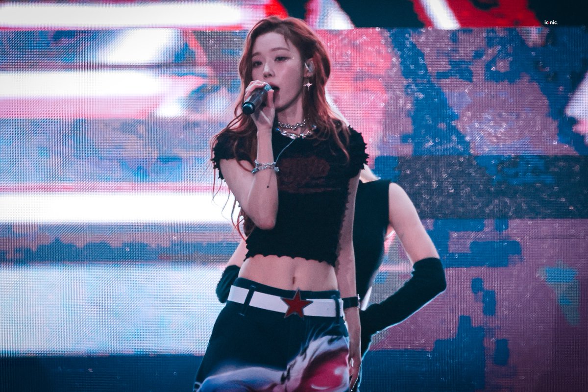 iconic_kmj's tweet photo. 231008 ONE UNIVERSE FESTIVAL 

"𝙚𝙫𝙚𝙧𝙮𝙩𝙝𝙞𝙣𝙜 𝙞𝙨 𝙜𝙧𝙚𝙖𝙩 𝙖𝙨 𝙡𝙤𝙣𝙜 𝙖𝙨 𝙮𝙤𝙪'𝙧𝙚 𝙗𝙮 𝙈𝙔 𝙨𝙞𝙙𝙚"

#WINTER #윈터 #aespa #에스파
@aespa_official https://t.co/AnudLx8NGb