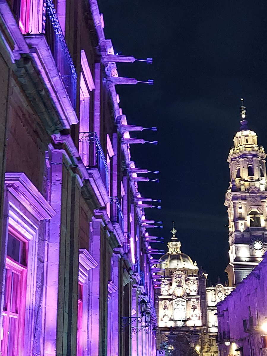 ¡Buenas noches desde la magnífica ciudad de Morelia!
@FICM
#OctubreRosa