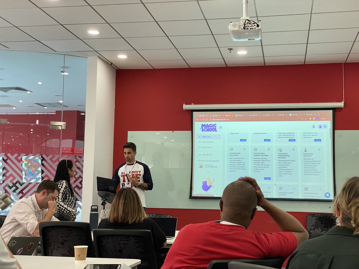 LiangKivi's tweet image. Super helpful AI Tools to bring back to school. Thanks @edTechEvans @silkjay #ACAMISTech