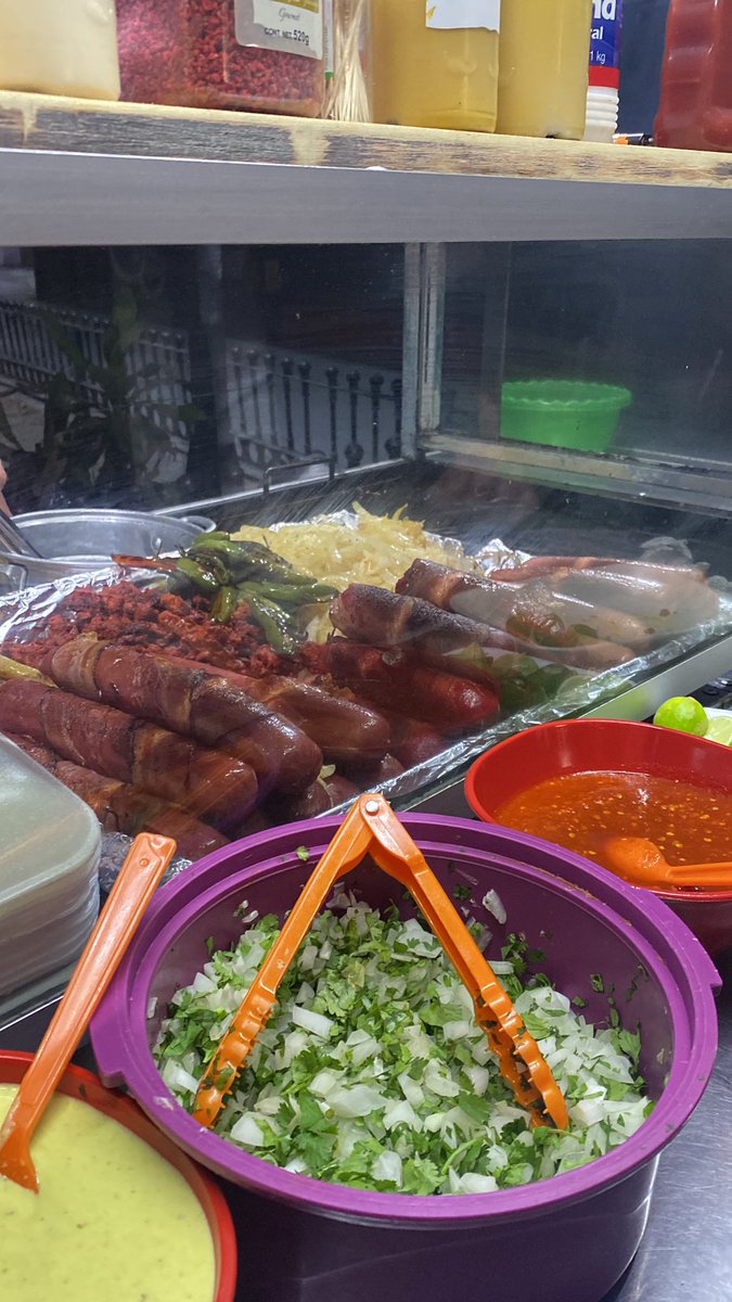 Salcedamx's tweet photo. Consejo: siempre chínguense unos tacos antes de las bodas. https://t.co/YapMVhMqdF