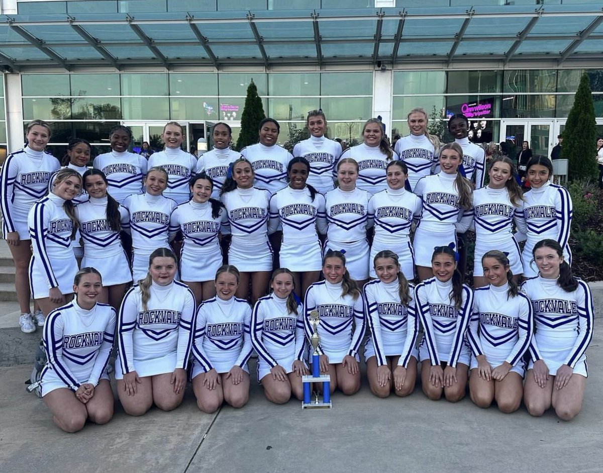RockvaleHSCheer's tweet image. Rockvale ROCKED the Space Center Regional in Huntsville today! 🤘🏼

RVHS FB: 2nd place &amp;amp; a bid to nationals

RMS Comp: 1st place &amp;amp; a bid to nationals

RVHS BBall: 1st place &amp;amp; a bid to nationals

#RocketsUP and #GORavens 
🚀⬆️🤘🏼🐦‍⬛

@RockvaleHigh_TN @RockvaleHS_Ath @RMSRavens