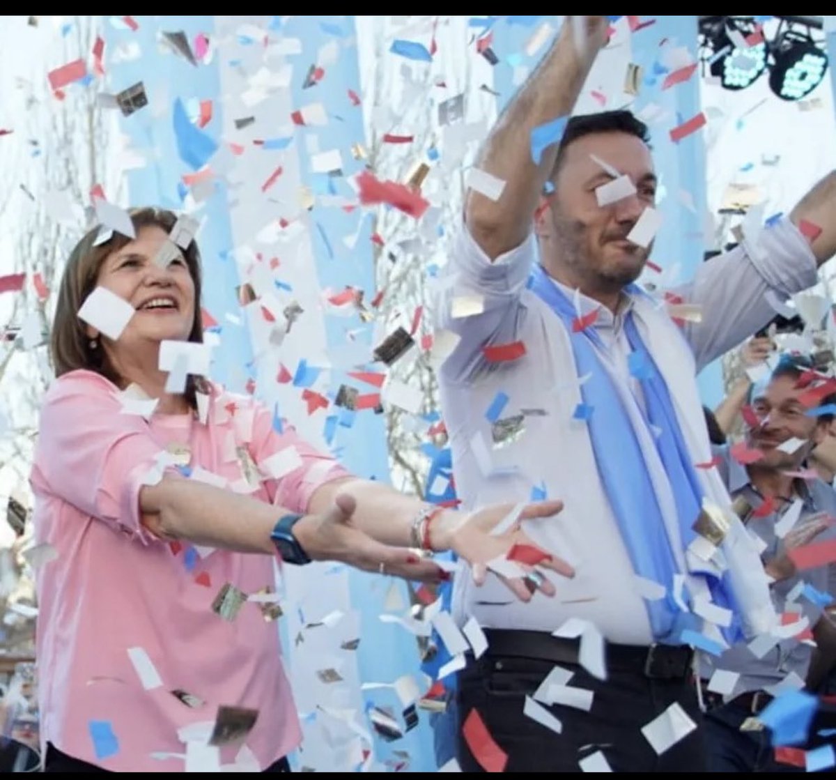 1364Maru's tweet photo. 𝗣𝗿𝗲𝗽𝗮𝗿𝗮𝗺𝗲 𝗟𝗮 𝗕𝗼𝗹𝗲𝘁𝗮 para votar a la mujer Coraje! #PatriciaBullrichPresidente https://t.co/xaEUyyFn9D