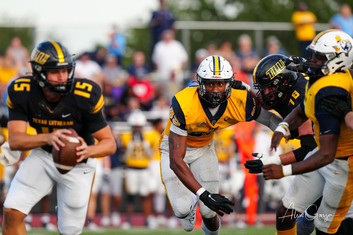 ETBU_Football's tweet photo. BIG TEAM WIN TODAY IN SEGUIN!!!

#TexasTigers #ETBU https://t.co/5HWjGePzQc