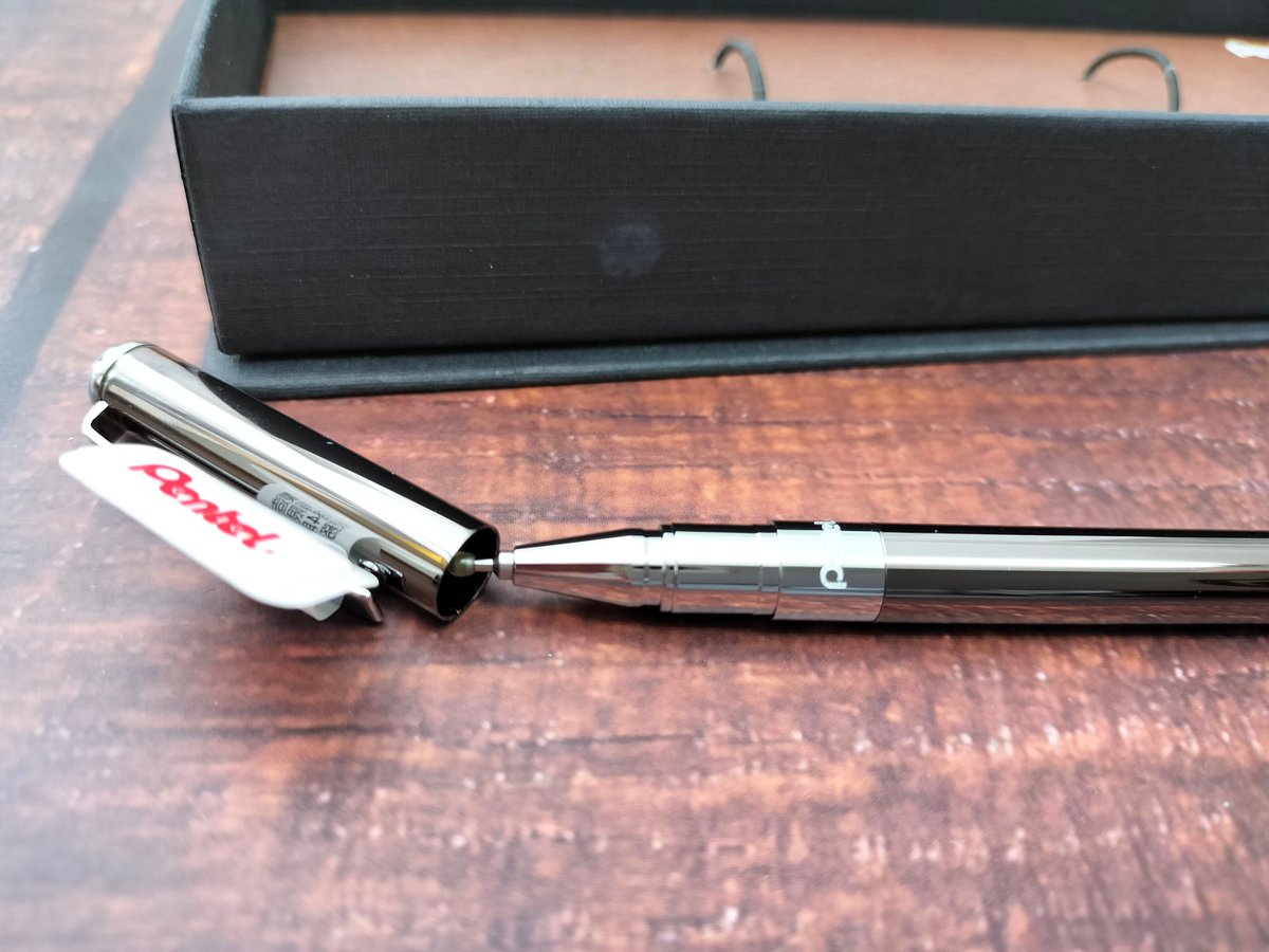 フォロワー様が16,000人となりました
ありがとうございます🙇🏻‍♂️

フォロー＆この投稿をリポスト（リツイート）頂いたフォロワー様の中から抽選で1名様に日本未入荷のぺんてるエナージェルBL625Aをプレゼントいたします。（当店で販売している台湾限定エナージェルとは異なるモデルです）