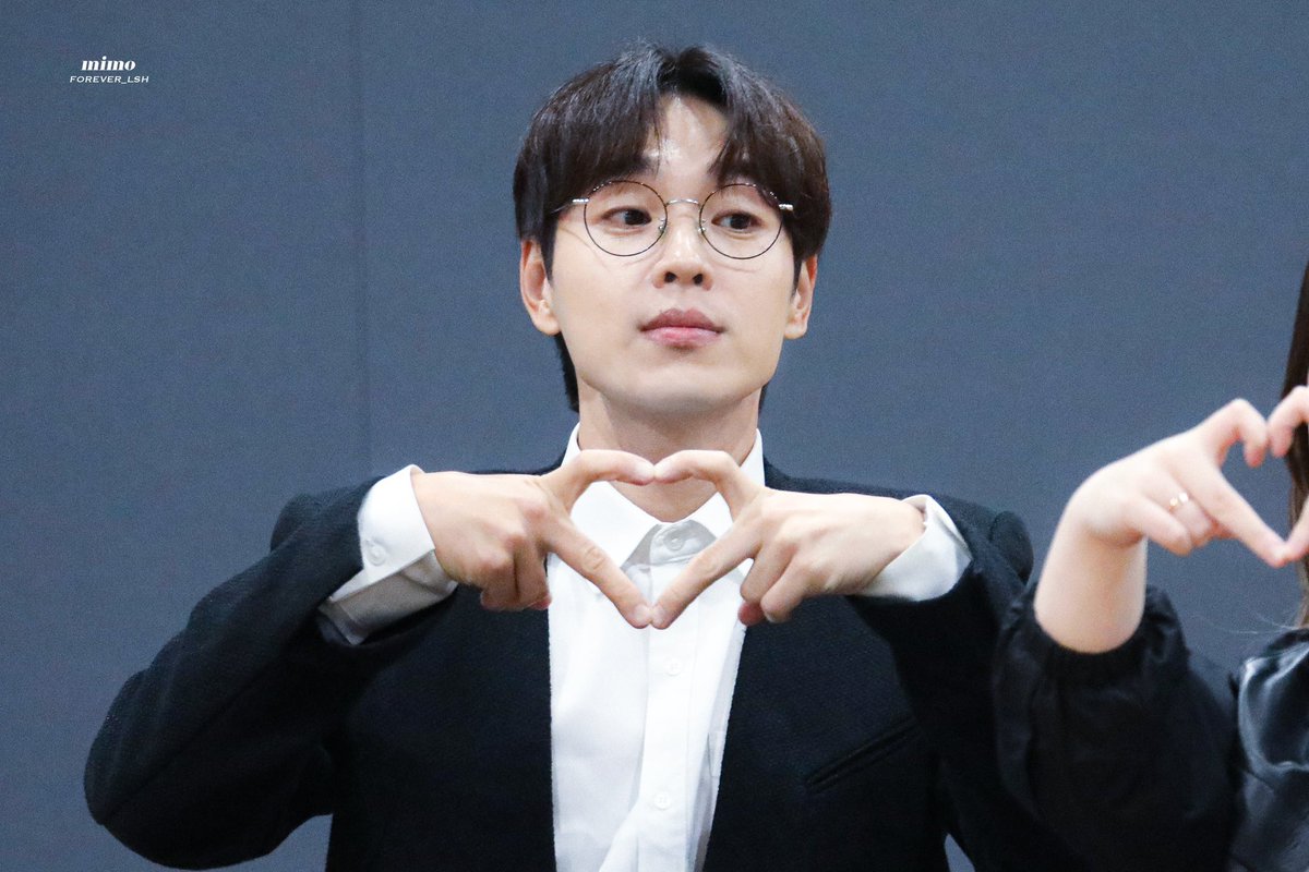 doraandoran's tweet photo. 아이거존나귀엽다 https://t.co/q3eTe460Pf