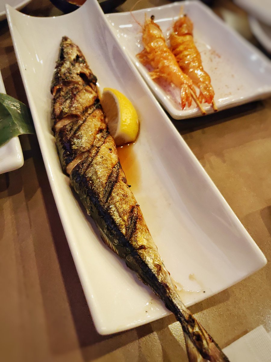 Mlixianu's tweet photo. GAHHH! I ate well today! 😻😺🍣

#sushi #porkcutlet #sashimi #lovesushi #Food #yum 

1/2 🖼️ https://t.co/OsRDsMLuBx