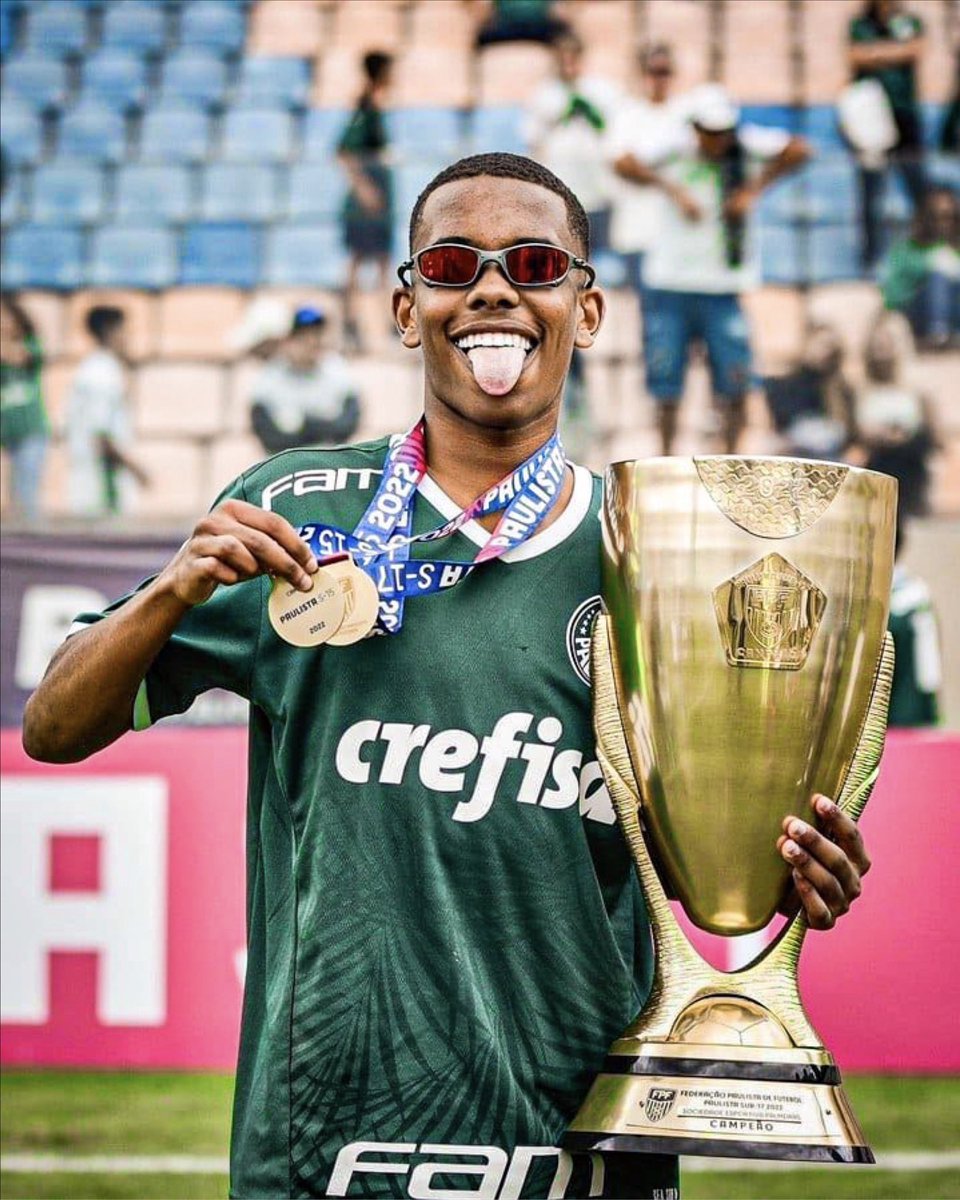 sudanalytics_'s tweet photo. 🏆🇧🇷 Hoy Palmeiras se consagró BICAMPEÓN del Brasileirão Sub 17.

Estevão Willian, su nueva joyita, hizo un HAT-TRICK en la final. Es categoría 2007 y le dicen “MESSINHO”. 💎

🤯 Ya lo siguen Barcelona, Real Madrid, Manchester City, entre otros.

Lo veremos en el Mundial Sub 17. 🔜