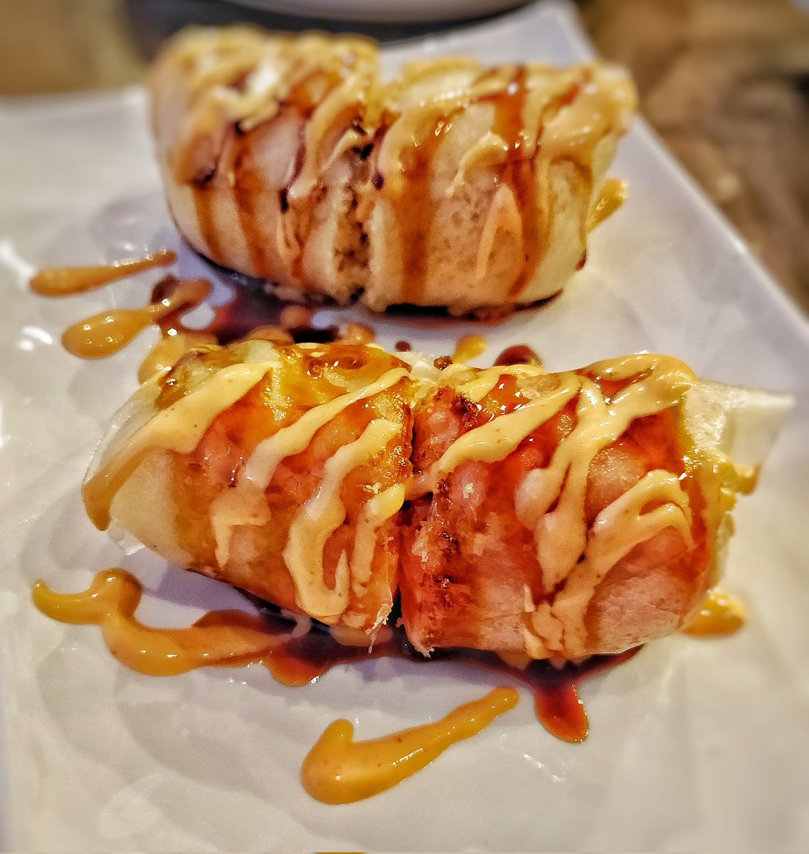 Mlixianu's tweet photo. GAHHH! I ate well today! 😻😺🍣

#sushi #porkcutlet #sashimi #lovesushi #Food #yum 

1/2 🖼️ https://t.co/OsRDsMLuBx