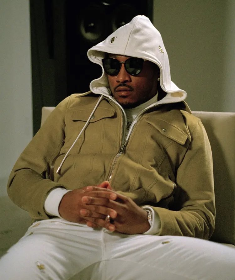 thegirlka_'s tweet image. me on social media vs me behind closed doors