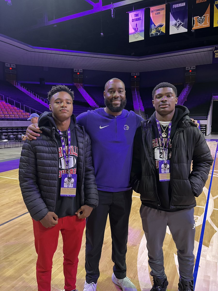 Had a great time visiting Western Carolina today and meeting the coaching staff with my teammates! <a href="/CoachSmall28/">Rudell Small Jr</a> <a href="/CoachMurph_9/">Larry Murphy Jr</a> <a href="/CoachJjLaster/">Jay Jay Laster</a> <a href="/CatamountsFB/">Western Carolina Football</a> <a href="/AHSCougarsFB/">Asheville High School Football</a> <a href="/kyheemplummer4/">Kyheem Plummer</a>