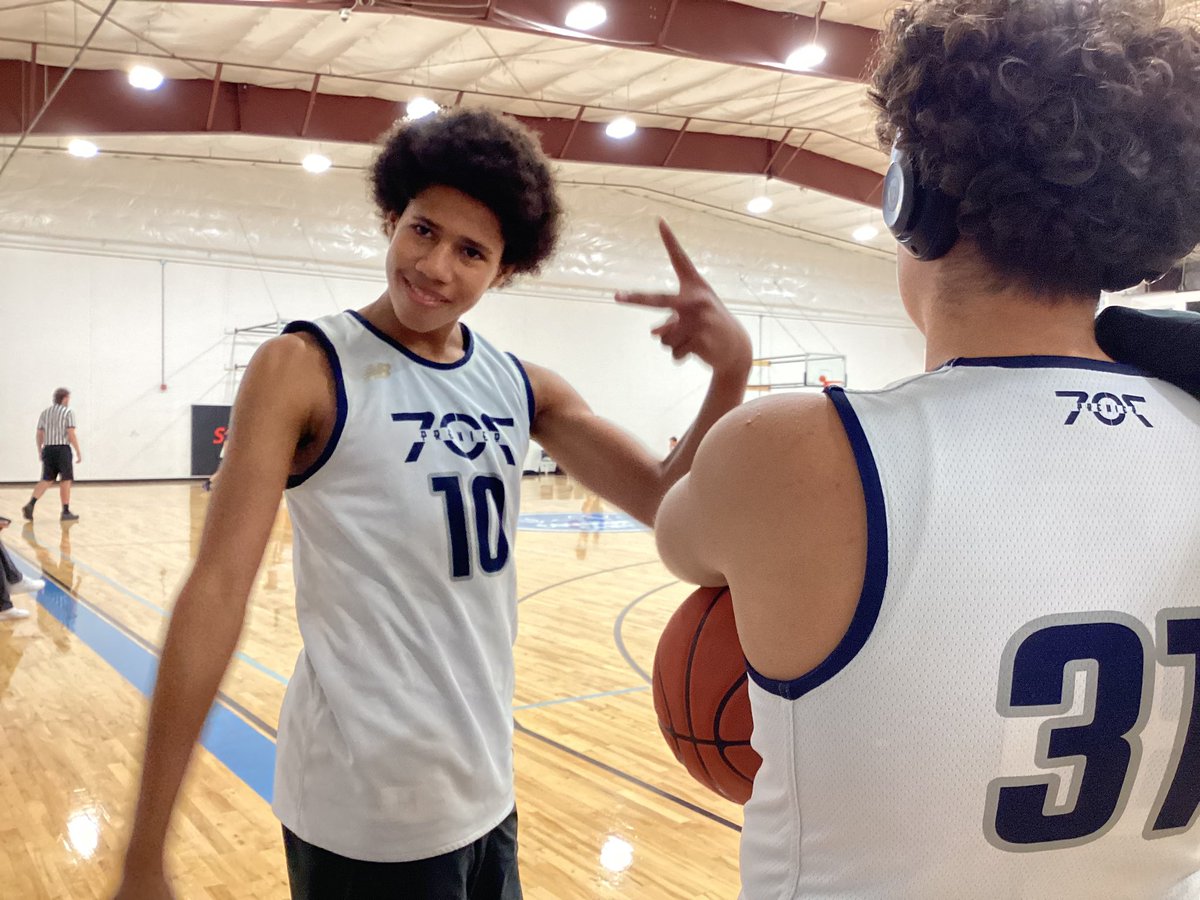 707_premier's tweet photo. 17u 2-0 today at the Salem Run &amp; Gun Jam https://t.co/2pAWyZSvzk
