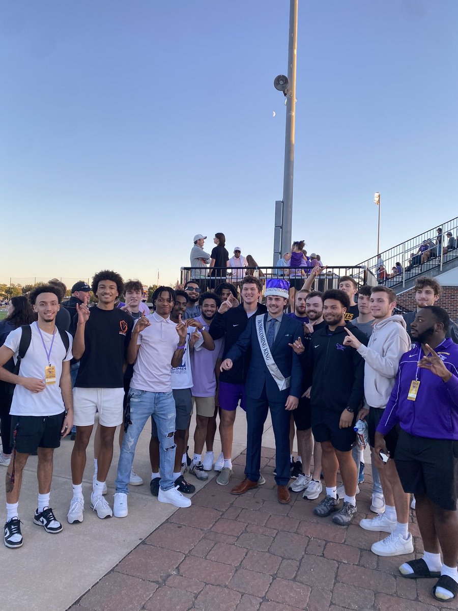 Coyote Basketball tweet media