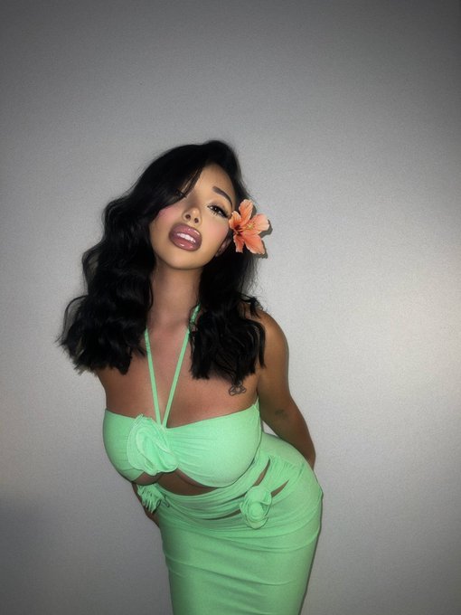 Island girl https://t.co/uqVRptTyvN