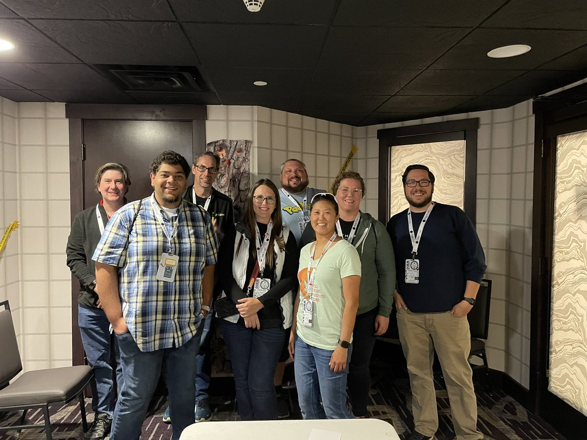CyKee17's tweet photo. Amazing team escaping this year @WWHackinFest 

Some met only minutes before our start time. 

Everyone rocked it with awesome teamwork and positive attitudes.

17 min 18 sec! https://t.co/v63ipeYOGh