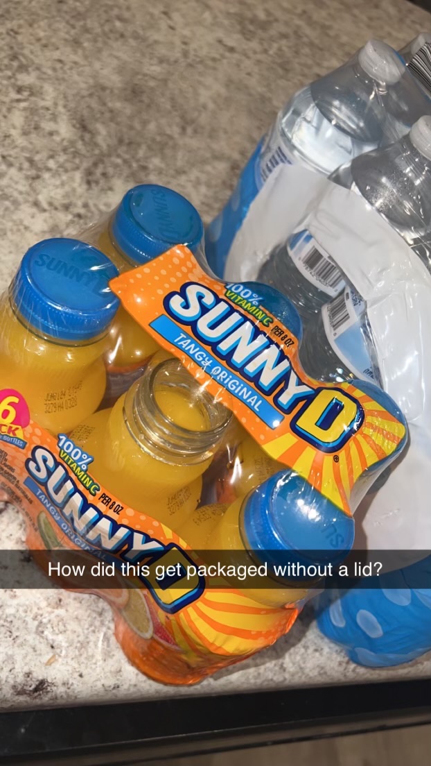 Jessestwocool's tweet photo. Probably a super rare thing that happens during production. Thought it was crazy how not one person noticed it, and it didn’t spill at all. 🤣 @sunnydelight https://t.co/ydqDjQ75Ku