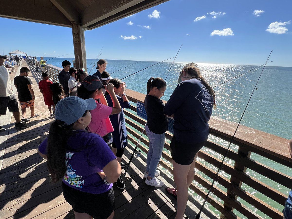 Today, our migrant students became Responsible Anglers, and got to take home their very own fishing rod! A huge thank you to @SierraClubFL @LoggerheadMC @JunoBeachPier and @FishFlorida for helping create these core memories.