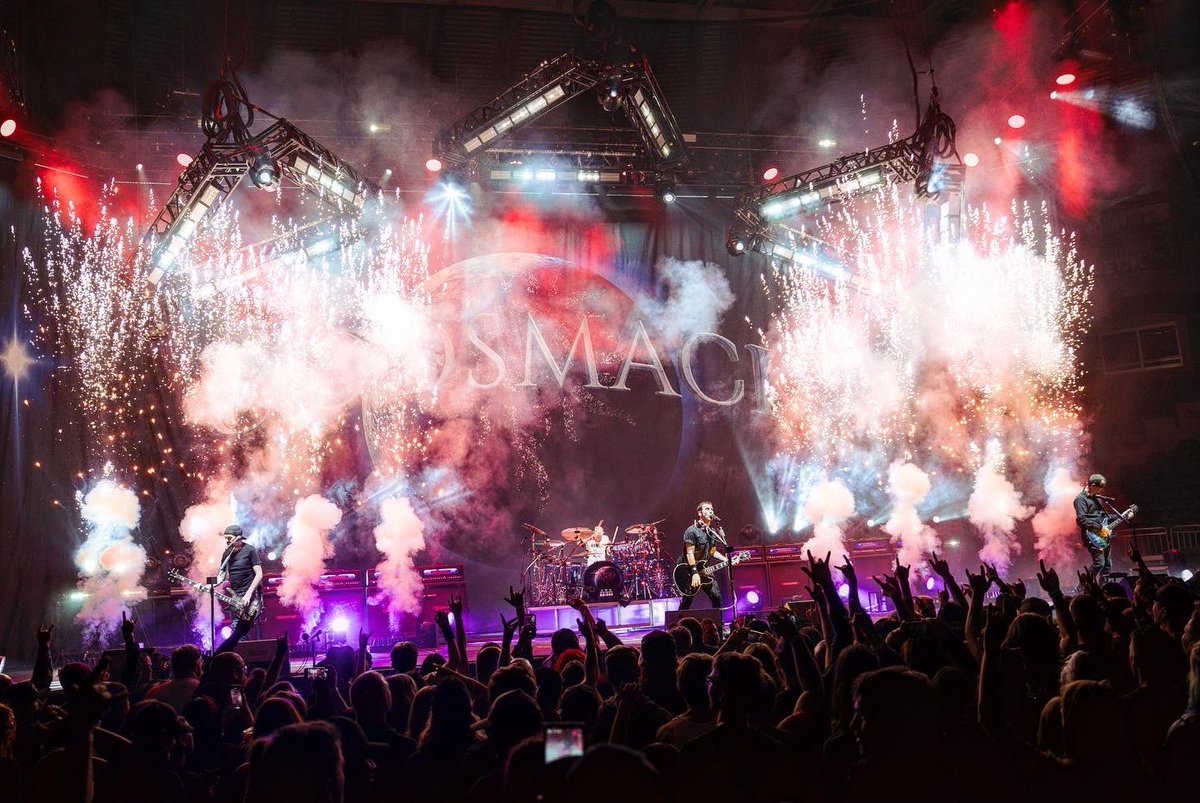 LONDON, ON was on fire!! Thanks for joining the tour party!! 

LAVAL, QC next up, tonight!! #BestOfTimesWorldTour 

📷 <a href="/frankieludikar/">Francesca Ludikar</a> 

🎫 Tickets + VIP Packages ON SALE NOW at: Godsmack.com/tour

•10/22 QUEBEC CITY, QC with I Prevail + Flat Black
•10/24 GLENS FALLS, NY