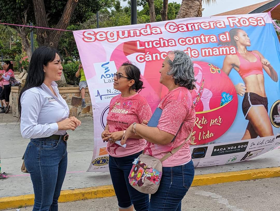 BrianMijangos86's tweet photo. En el marco del mes rosa, mi esposa @sianason fue invitada a premiar a las ganadoras de la 2da Carrera por la Lucha Contra el Cáncer de Mama, organizada por el "Grupo Un Reto por la Vida".

#SalinaCruzEstaParaCosasGrandes https://t.co/GXRu989sOt